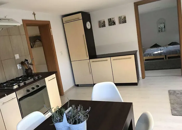 Przytulne Mieszkanie W Urokliwej Okolicy
